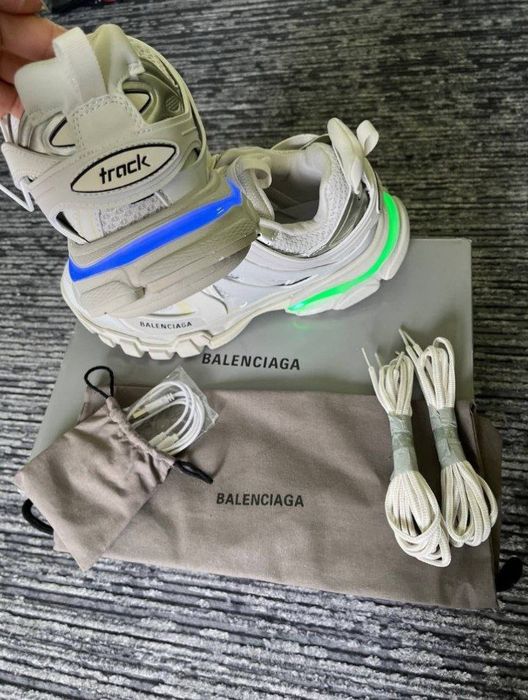 Balenciaga track led