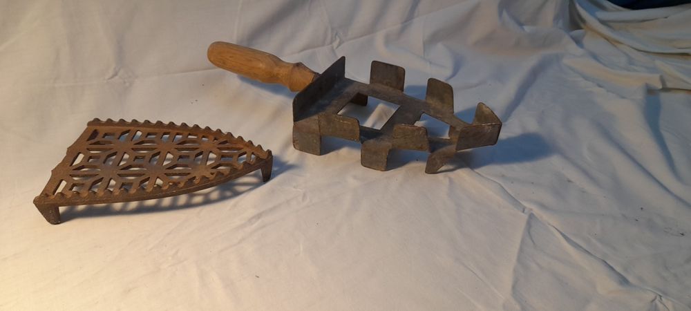 Base suporte para ferro de engomar a carvão