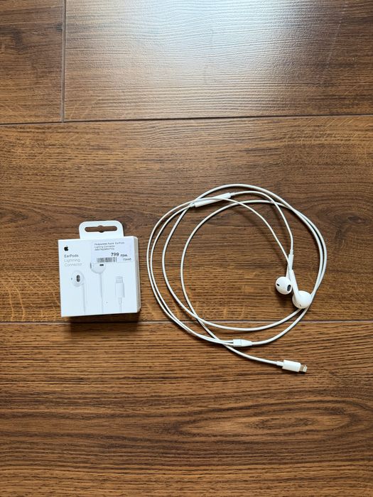 Apple earpods Lightning