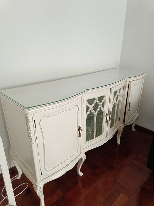 Móvel Queen Anne lacado