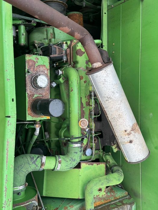 Продам комбайн джондир 1055