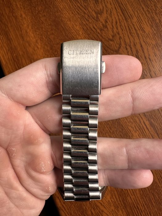 Продам часы Citizen TSUYOSA black