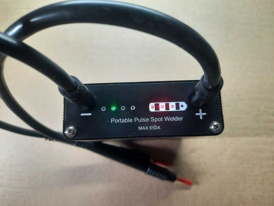 Máquina de soldar por ponto portátil