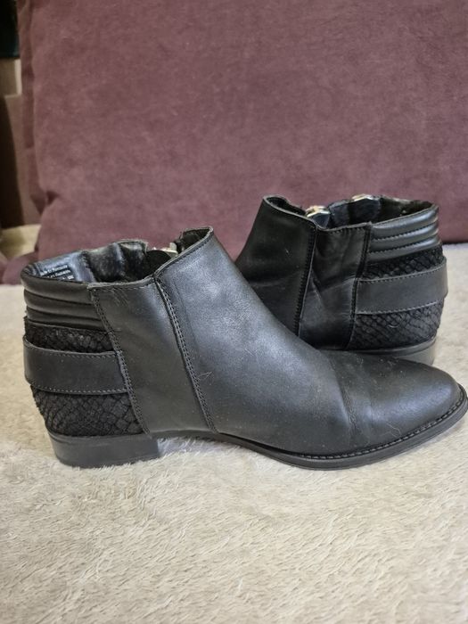 Брендові шкіряні черевики, ботильони .ALDO