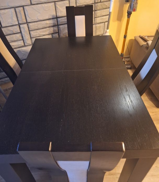 Drewniany stół z 4 krzesłami - ogłoszenie ważne 4 dni !!