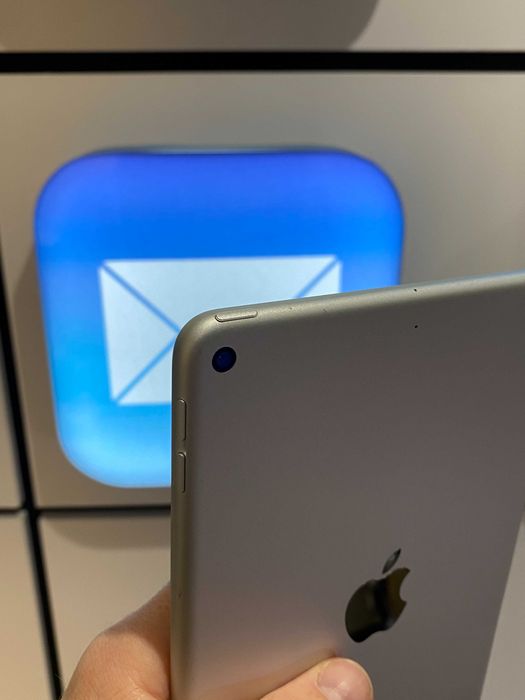 Apple iPad Mini 5 64GB Silver + чехол защитный: 4 700 грн. - Apple