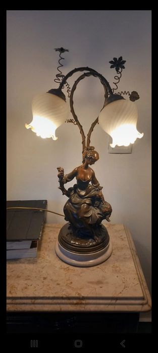 Candeeiros com  base de mármore