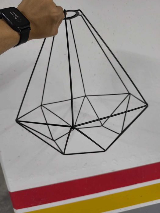 Abajur IKEA BRUNSTA preto geométrico metal 30 cm