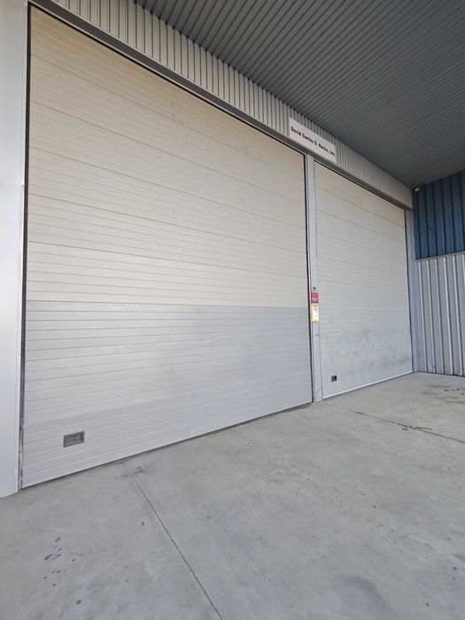 Arrendo espaços m² para autocaravanas, carros, motos, móveis e outros