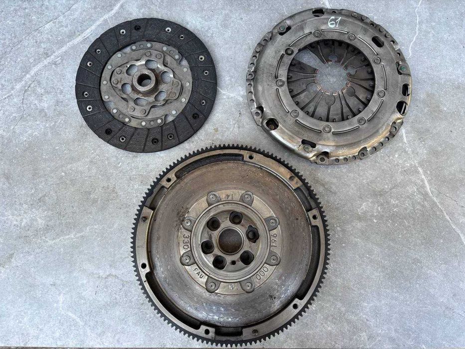 Комплект зчеплення Демпфер VW Passat B6 Golf 5 Skoda Octavia A5