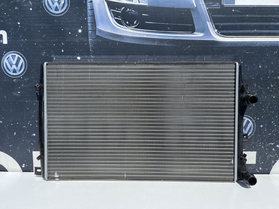 Радиатор основной охлаждения водяний Passat B6 1.4 TSI Радіатор Б6