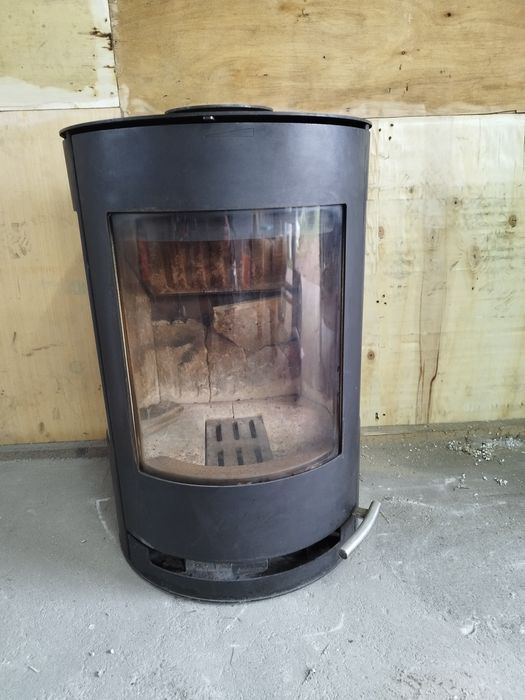 Kominek na drewno wiszący