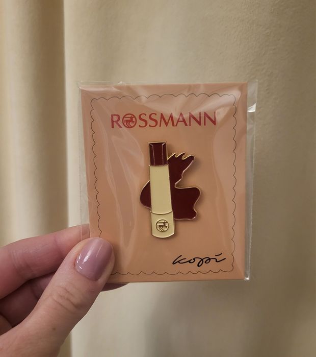 Przypinka pin szminka