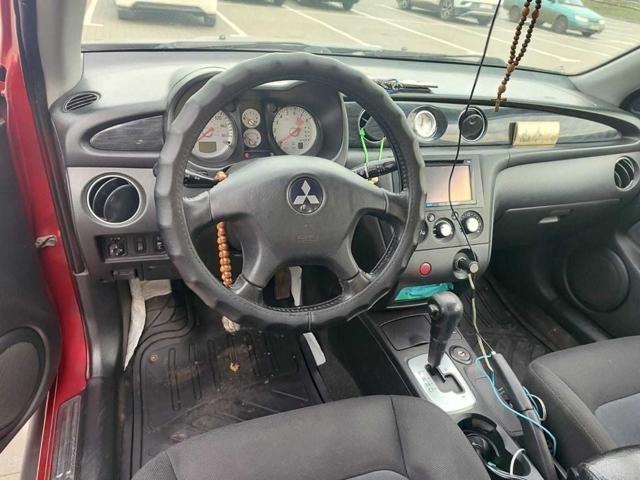 Мицубиси аутлендер 2004 г.в.