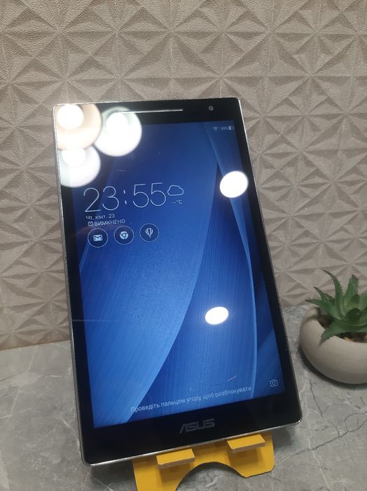 ASUS ZenPad 8 хороший стан + зарядка