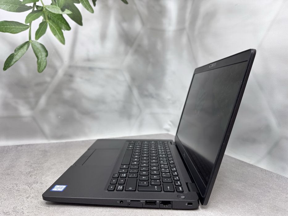 16GB/NVMe 256GB/Dell Latitude 5300 i5-8265U/4 ядра/13.3 " Full HD IPS