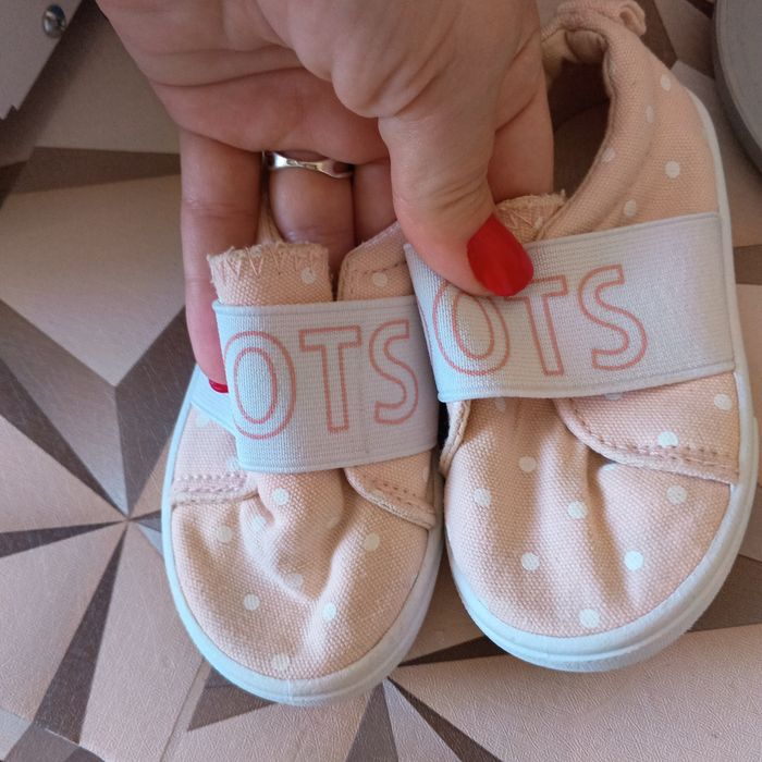 Речі на дівчинку