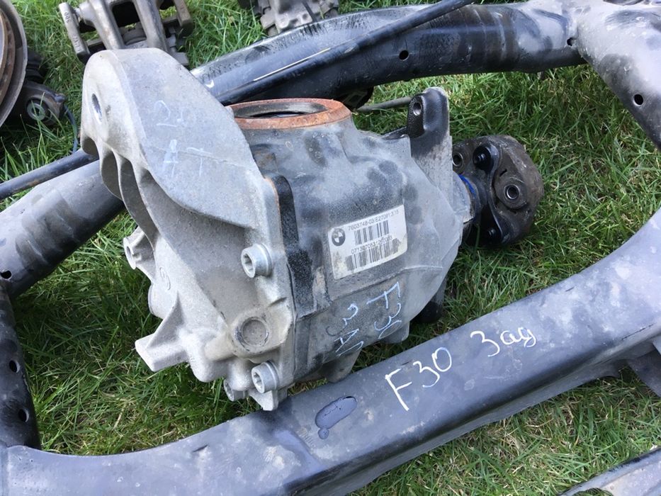 Кулак BMW F30 ходовая, полуось, кардан, рычаг, цапфа, стойка, подвеска