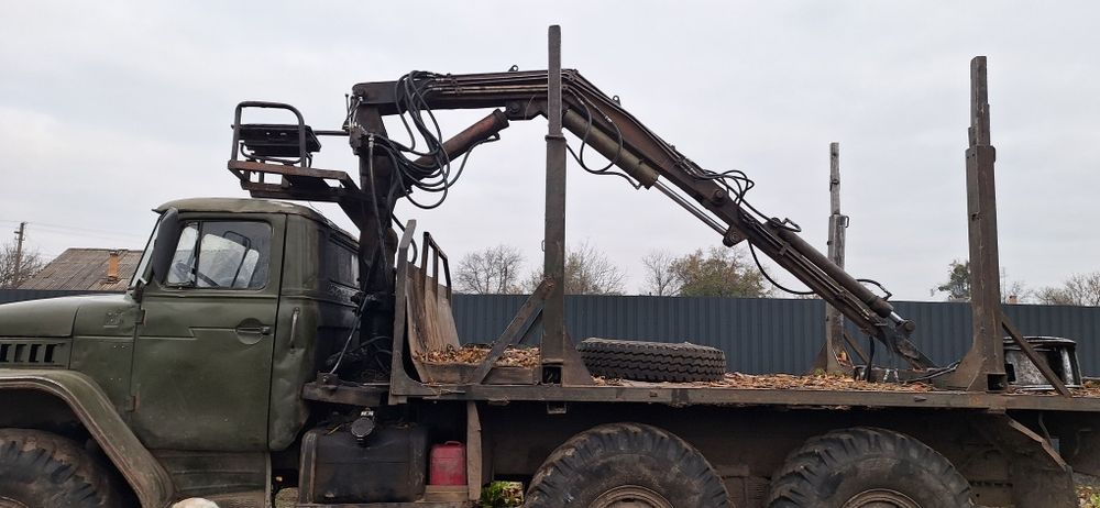 Урал маніпулятор з причіпом