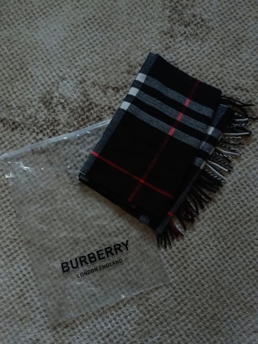 Шарф Burberry чорний
