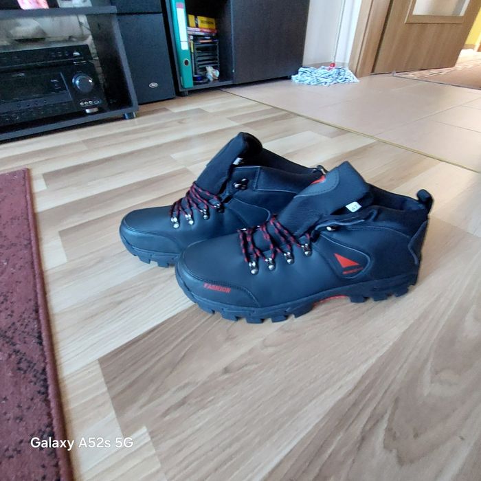 Sprzedam nowe buty męskie trekingowe firmy fason 47