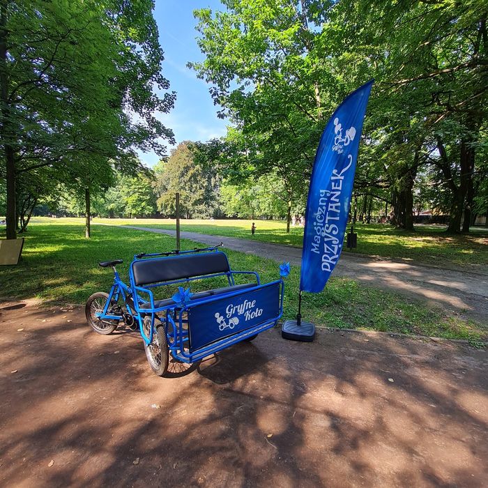 Riksza pasażerska ze wspomaganiem elektrycznym, eventowa