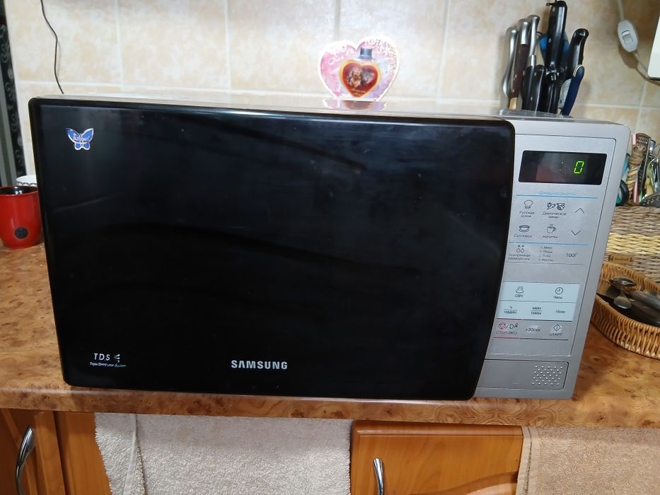 Микроволновка Самсунг.Рабочая
