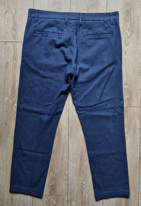 Spodnie * Wyjściowe * Armani * 52 * Bardzo Ładne * Oryginał *