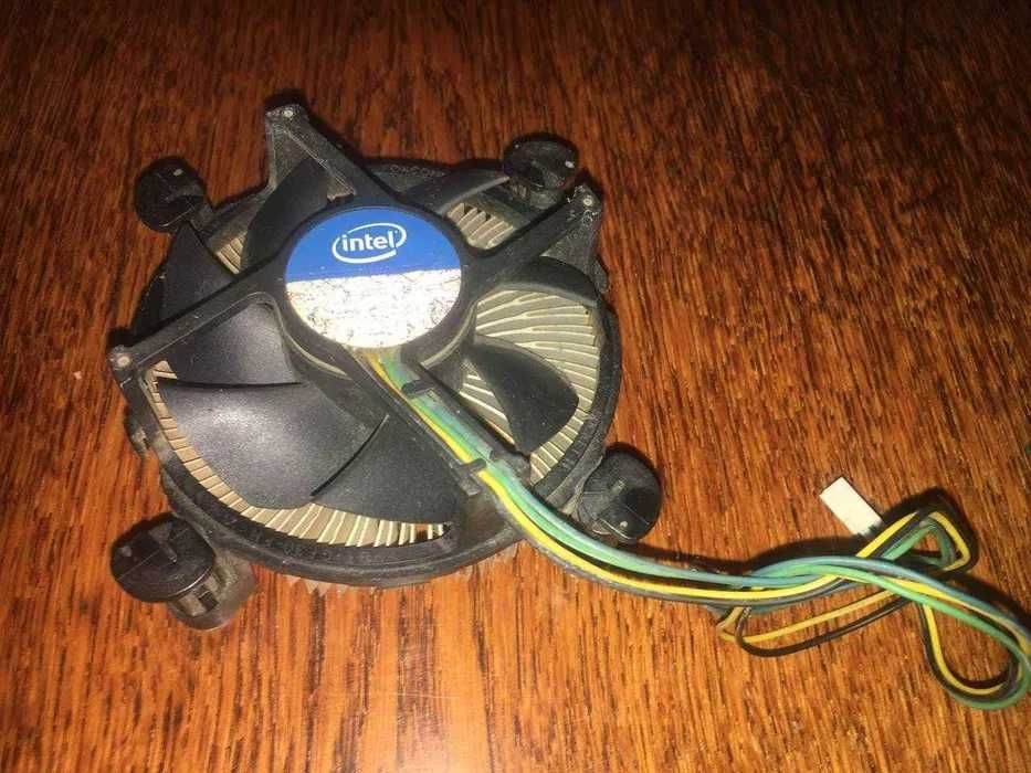 Кулер(+радіатор) для процессора:)