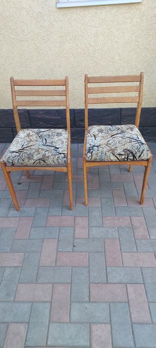 Продам б/в стільці