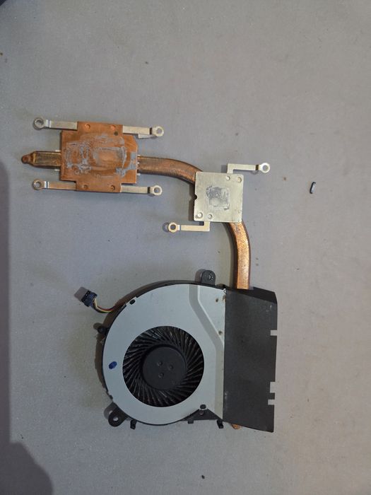 Sprzedam wentylator z radiatorem do Laptopa ASUS F555L