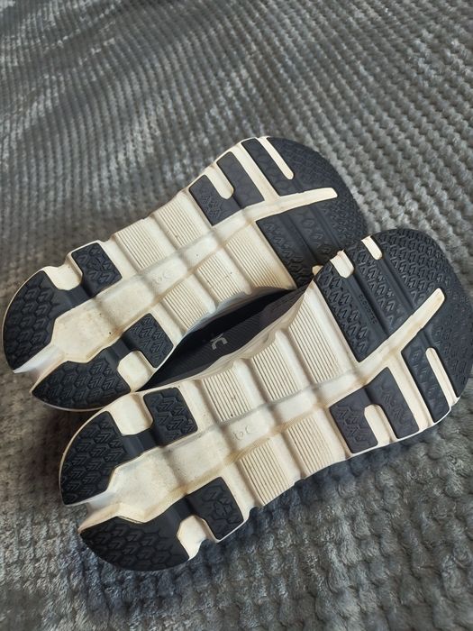 Кросівки On running cloudrunner 2