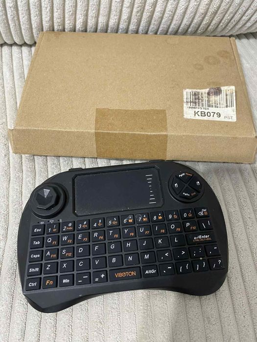Bezprzewodowa mini klawiatura z touchpadem