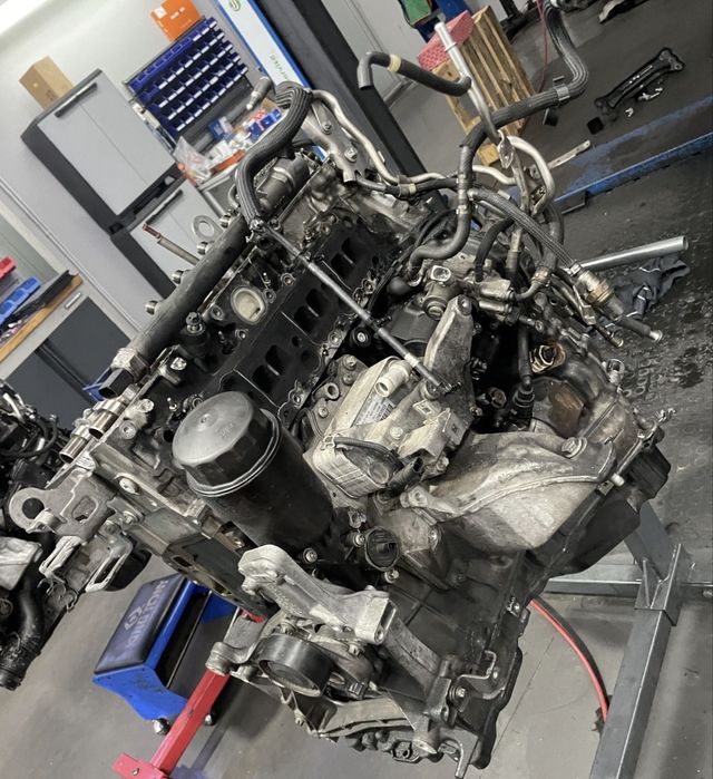 Motor mercedes 2143 cc cdi OM 651 biturbo  muito material do mesmo