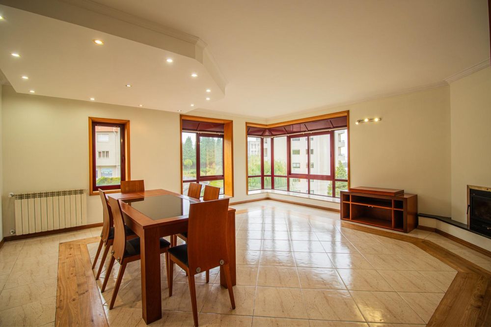 Quarto partilhado com suite wc privado para arrendar