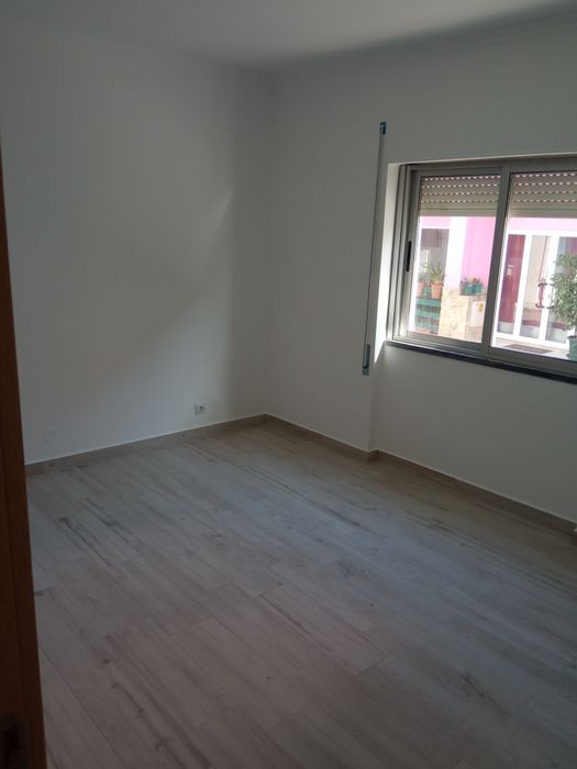 Alugo apartamento T2
