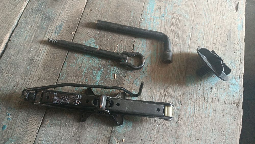 Запаска домкрат крюк Рено Меган 2 3 4. Сценік2 3 гранд сценік диск