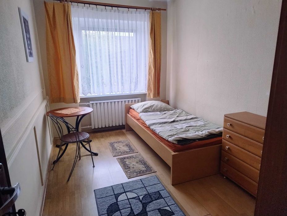 Pokój jednoosobowy dla pani pracującej z Ukrainy.