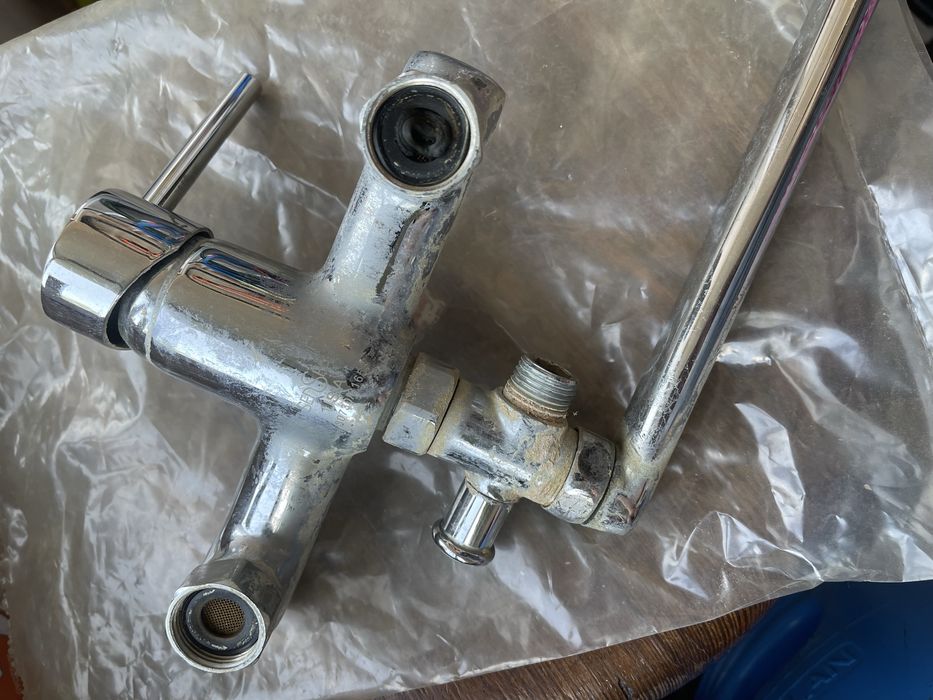 Змішувач у ванну кімнату з душем