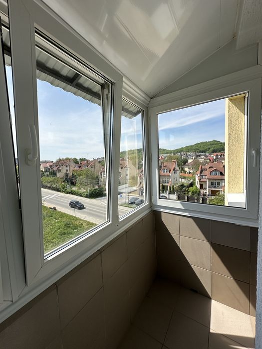 Продаж квартири 130.4 м.кв., вул. Івасюка / Винники