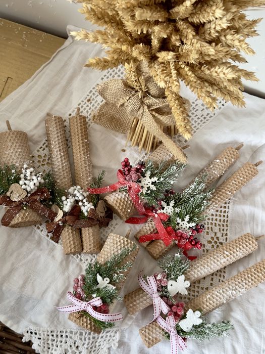 Набір новорчіних свічок з вощини