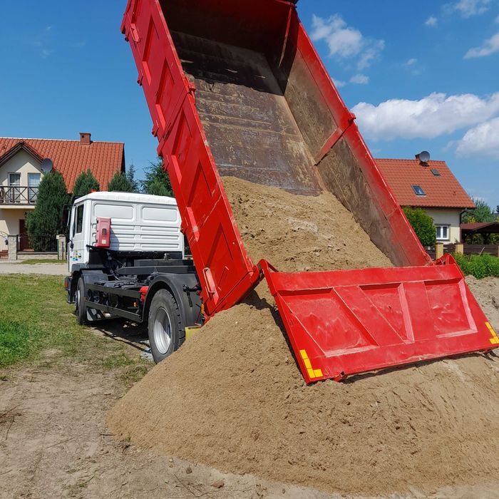 Transport wywrotką.