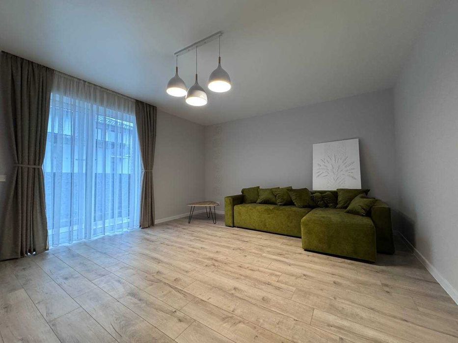 Оренда нового будинку є територія просторий Зимна Вода перша здача