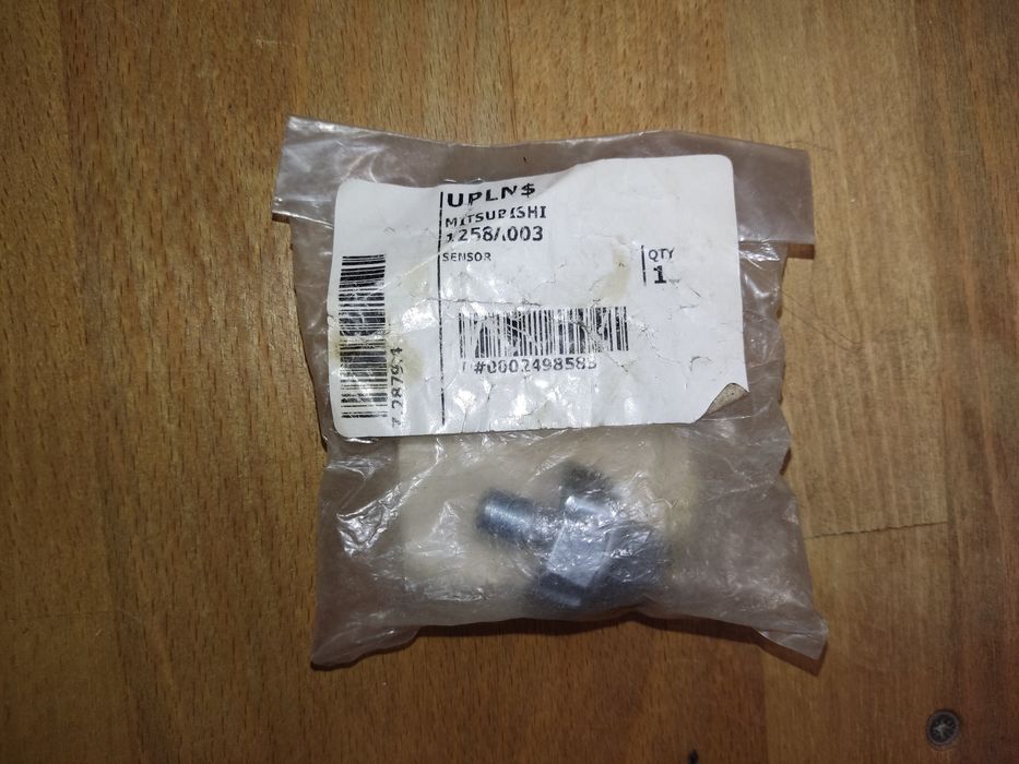 Датчик давления масла 1258A003 Mitsubishi
новый.