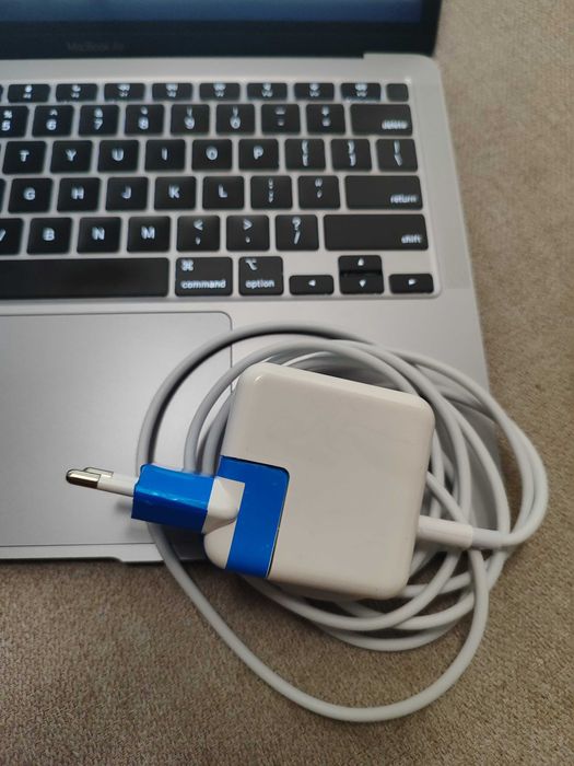 MacBook Air 2020 M1 16GB/256GB - Estado Impecável