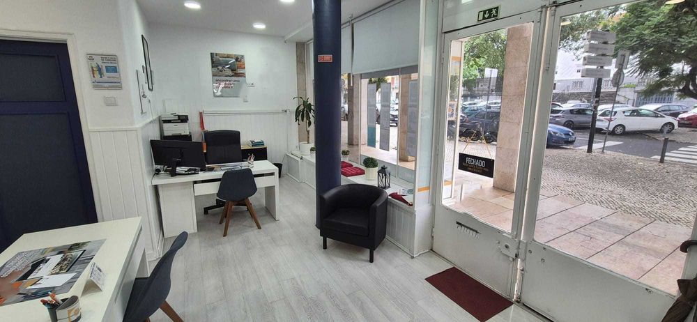 Loja de 64m na Amadora, Venteira, com 2 pisos