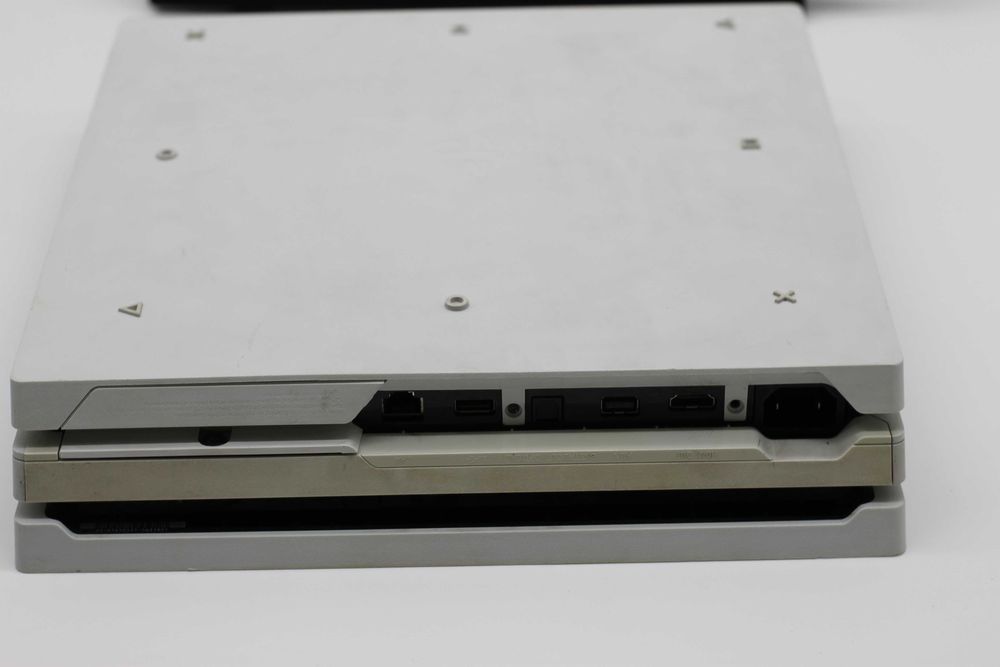 PlayStation 4 Pro 1TB (CUH-7016B) – Biała + Gra + Kontroler