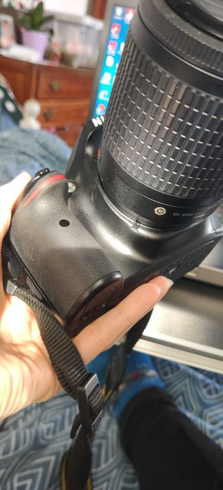 Nikon 5200, Lente, 2 baterias e uma mochila e mais coisas