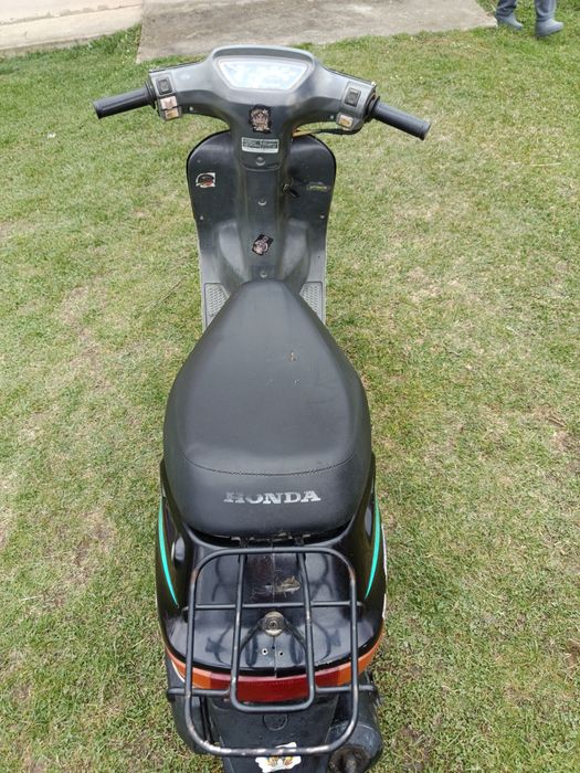 Продам скутер Honda Dio 18