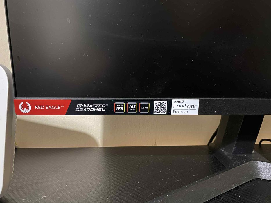 Zestaw gamingowy komputer monitor biurko krzeslo klawiatura